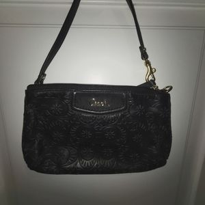 New without tags !! Coach Ashley Laser cutout flower Wristlet !